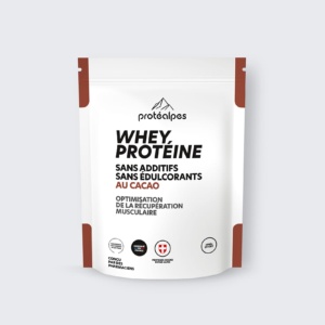 Sac de whey protéine au cacao Protéalpes, sans additifs ni édulcorants, pour une récupération musculaire optimale.