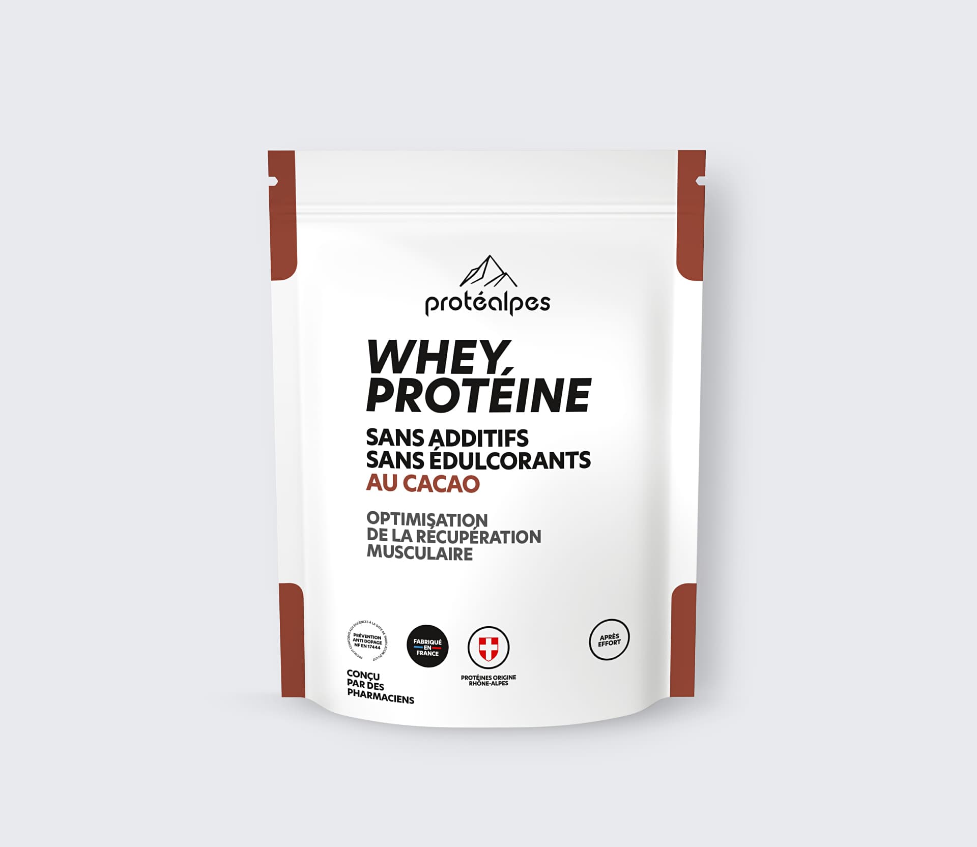 Sac de whey protéine au cacao Protéalpes, sans additifs ni édulcorants, pour une récupération musculaire optimale.