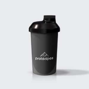 Shaker noir Protéalpes, nutrition sportive de qualité sans édulcorants ni additifs, logo montagne blanche.