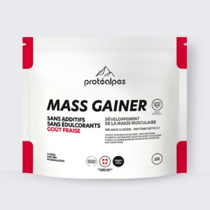 Emballage de Mass Gainer Protéalpes. Sans additifs ni édulcorants, goût fraise, pour le développement de la masse musculaire.