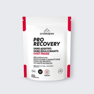 Produit Protéalpes Pro Recovery fraise, sans additifs ni édulcorants, pour récupération sportive après efforts intenses.