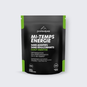 Sachet d'énergie Mi-Temps Protéalpes, goût menthe, sans additifs ni édulcorants, pour une performance sportive optimale.