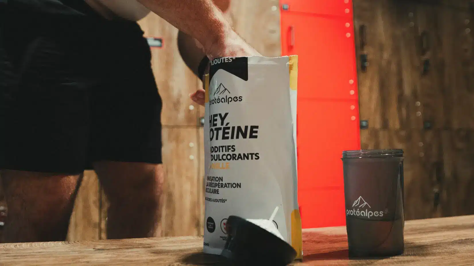 Protéalpes Molkenproteinpulver, ohne Süßstoffe und Zusatzstoffe, zur natürlichen Unterstützung Ihrer sportlichen Regeneration.